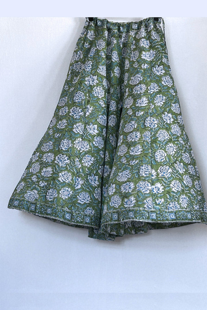 パラッツォパンツ